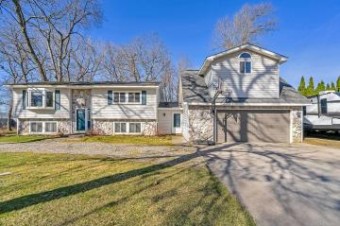 399 Schorn Lake Orion, MI 48362