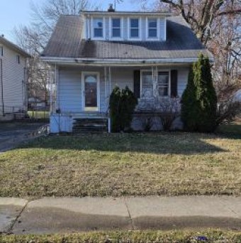 21902 Ridgeway Saint Clair Shores, MI 48080