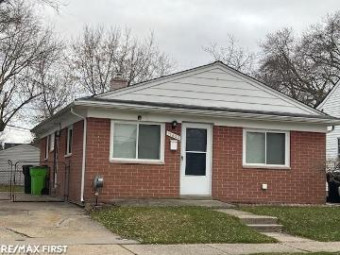 17622 Ivanhoe Roseville, MI 48066