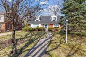 320 Cloverly Grosse Pointe Farms, MI 48236