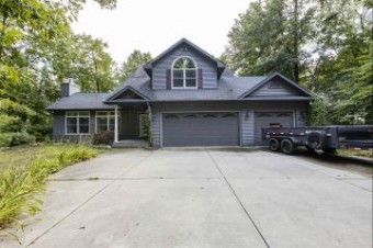 5287 S 9 Mile Auburn, MI 48611