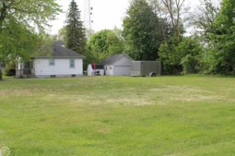 6250 Dixie Bridgeport, MI 48722