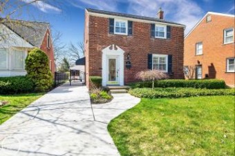 1837 Kenmore Grosse Pointe Woods, MI 48236