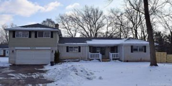 3231 Union Lake Commerce Township, MI 48382