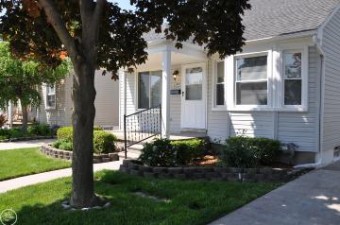 22701 California Saint Clair Shores, MI 48080