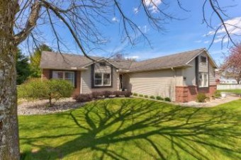 8039 Creston Freeland, MI 48623