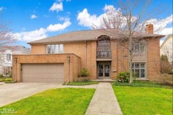 544 Coventry Grosse Pointe Woods, MI 48236