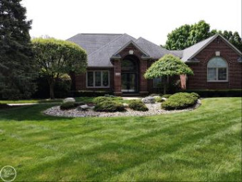 11702 Forest Glen Shelby Township, MI 48315