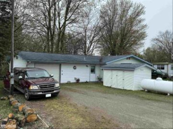 8327 Rowe Pigeon, MI 48755