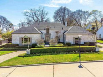 23 Winthrop Grosse Pointe Farms, MI 48236