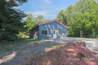 4055 S Evergreen Drive Newaygo, MI 49337