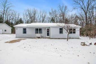 203 Chippendale Drive Houghton Lake, MI 48629