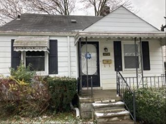 19716 Kenosha Street Harper Woods, MI 48225