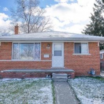 8210 E Hildale Street Detroit, MI 48234