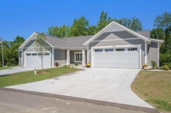 6781 Vriesland Crossing 2 Zeeland, MI 49464