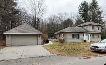 532 N Rush Street Pentwater, MI 49449