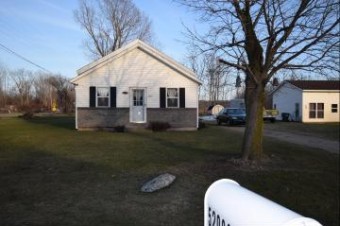 52083 County Road 687 Hartford, MI 49057