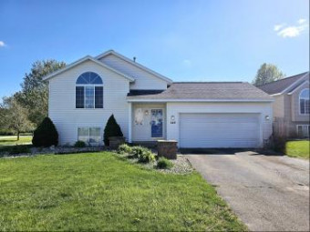 140 Waxwing Court Cedar Springs, MI 49319