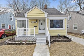 24331 Parklawn Street Oak Park, MI 48237