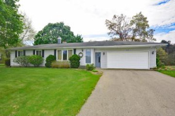 142 Greenly Street Holland, MI 49424