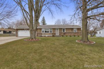 6962 Kayboer Drive Jenison, MI 49428