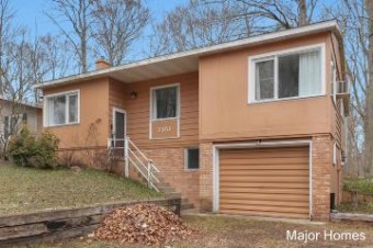 7151 Maple Avenue South Haven, MI 49090