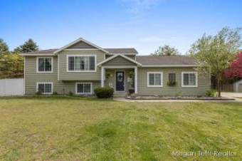 6432 Pine Point Court Coopersville, MI 49404