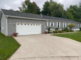 3815 W Pine View Court Ludington, MI 49431