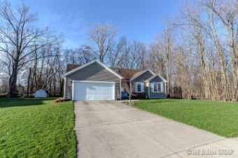 3762 Sunrise Lane Nw Grand Rapids, MI 49534