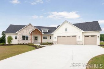 3724 Shoreside Court Hudsonville, MI 49426