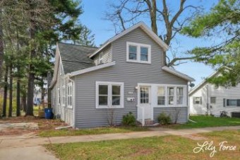 629 W Maple Street Wayland, MI 49348