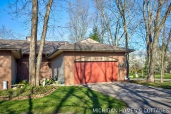 660 Crestview Street Holland, MI 49423