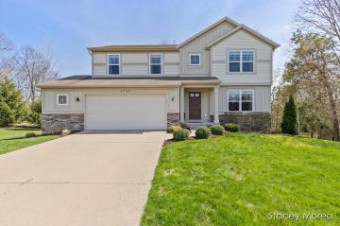 4740 Hidden Highland Drive Ne Rockford, MI 49341