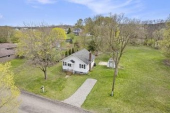 12 Lo Presto Avenue Hillsdale, MI 49242