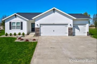 6371 Sierra Court Zeeland, MI 49464