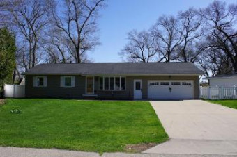 2733 Patricia Drive Muskegon, MI 49445