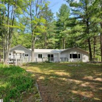 11849 Ne Loch Alpine Drive Kalkaska, MI 49640