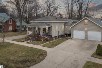 614 N River Alma, MI 48801