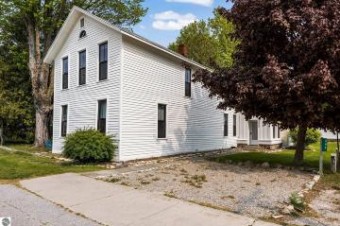 306 W Broadway Suttons Bay, MI 49682