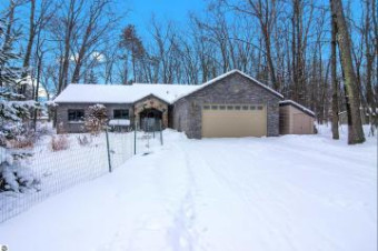 6885 Deadstream Road Honor, MI 49640