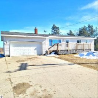 1785 S Mackinaw Trail Cadillac, MI 49601