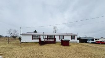 6944 S Saddler Road Chase, MI 49623