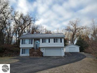 2734 W Caribou Trail West Branch, MI 48661