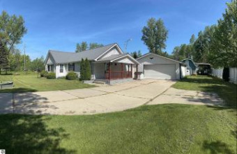 3218 Pine River Road Standish, MI 48658