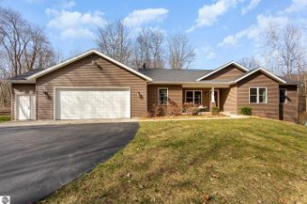 1954 Bella Pines Drive Lowell, MI 49331