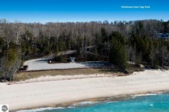 4.66 ACRE E Christmas Cove Northport, MI 49670