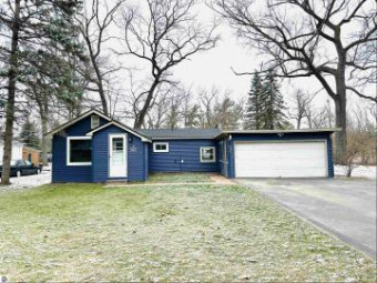 1203 Oakland Street Traverse City, MI 49686