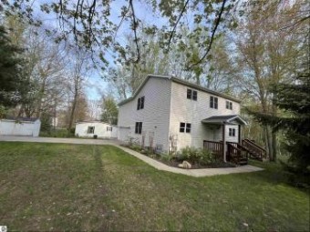 3768 Pine Tree Drive Weidman, MI 48893