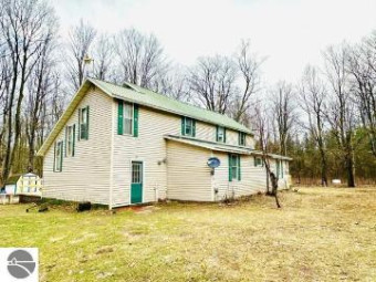 511 W Sharon Road, Sw Fife Lake, MI 49633