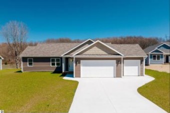 886 Coyote Lane Traverse City, MI 49696